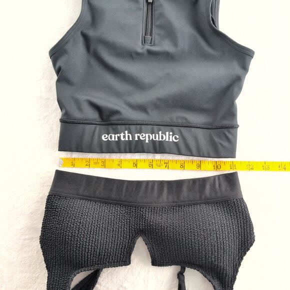 Victoria's Sport / Earth Republic Set of (2) Sports Bras Removable Pads Size XS - Picture 9 of 10